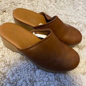 Brown Leather Women's Clogs